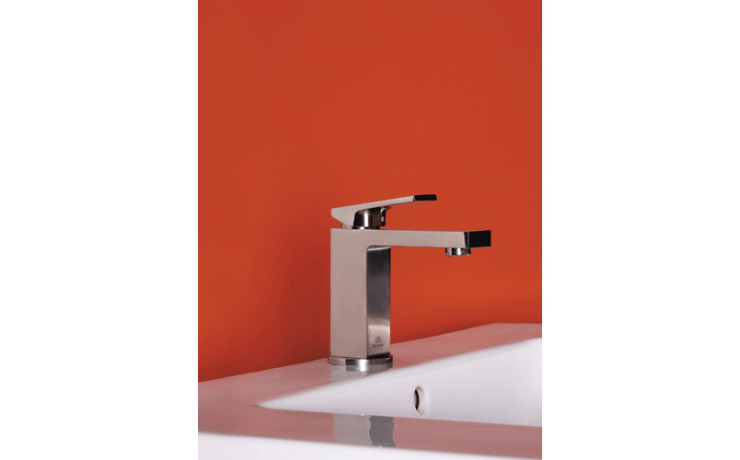 Mitigeur lavabo chrome