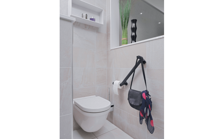Barre d'appui et de relevage multifonction pour WC
